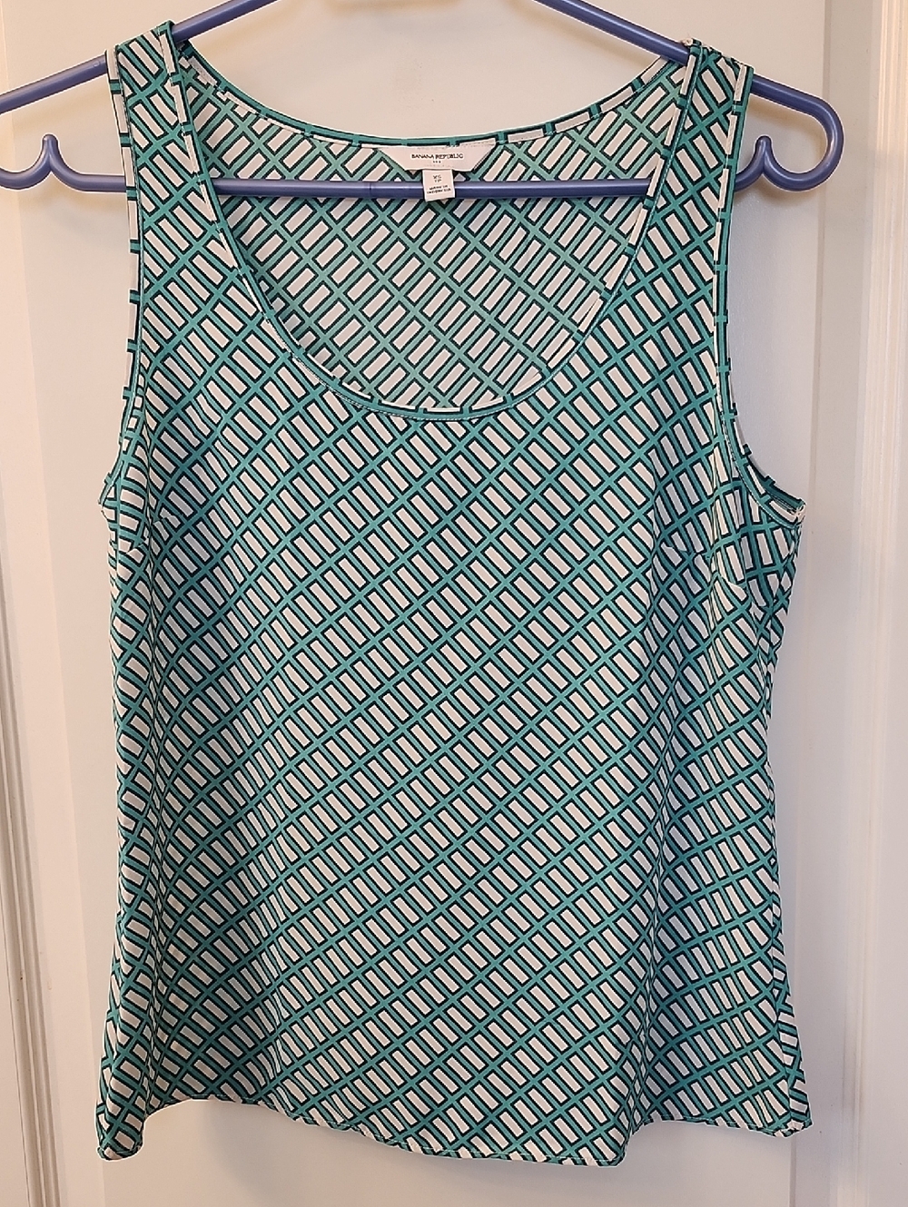 ✨️NWOT✨️ Banana Republic Teal and White Geometric Sleeveless Tank